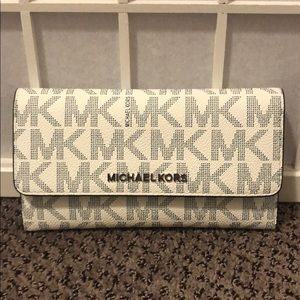 Michael Kors Navy Wallet
